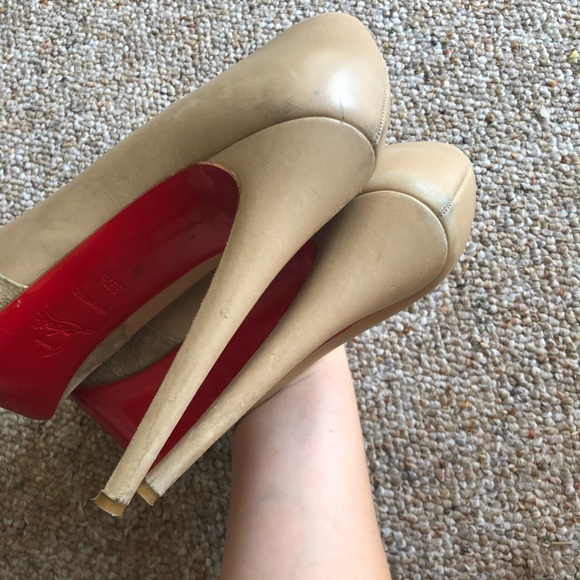 FINAL PRICE Authentic Louboutin Pumps - Picture 5 of 8